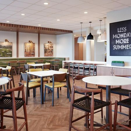 Fairfield Inn & Suites Шони Экстерьер фото