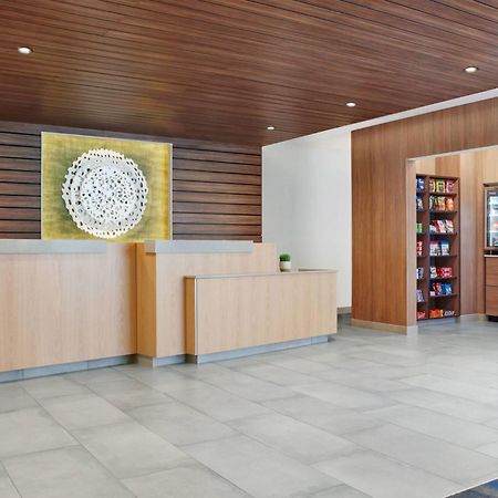 Fairfield Inn & Suites Шони Экстерьер фото