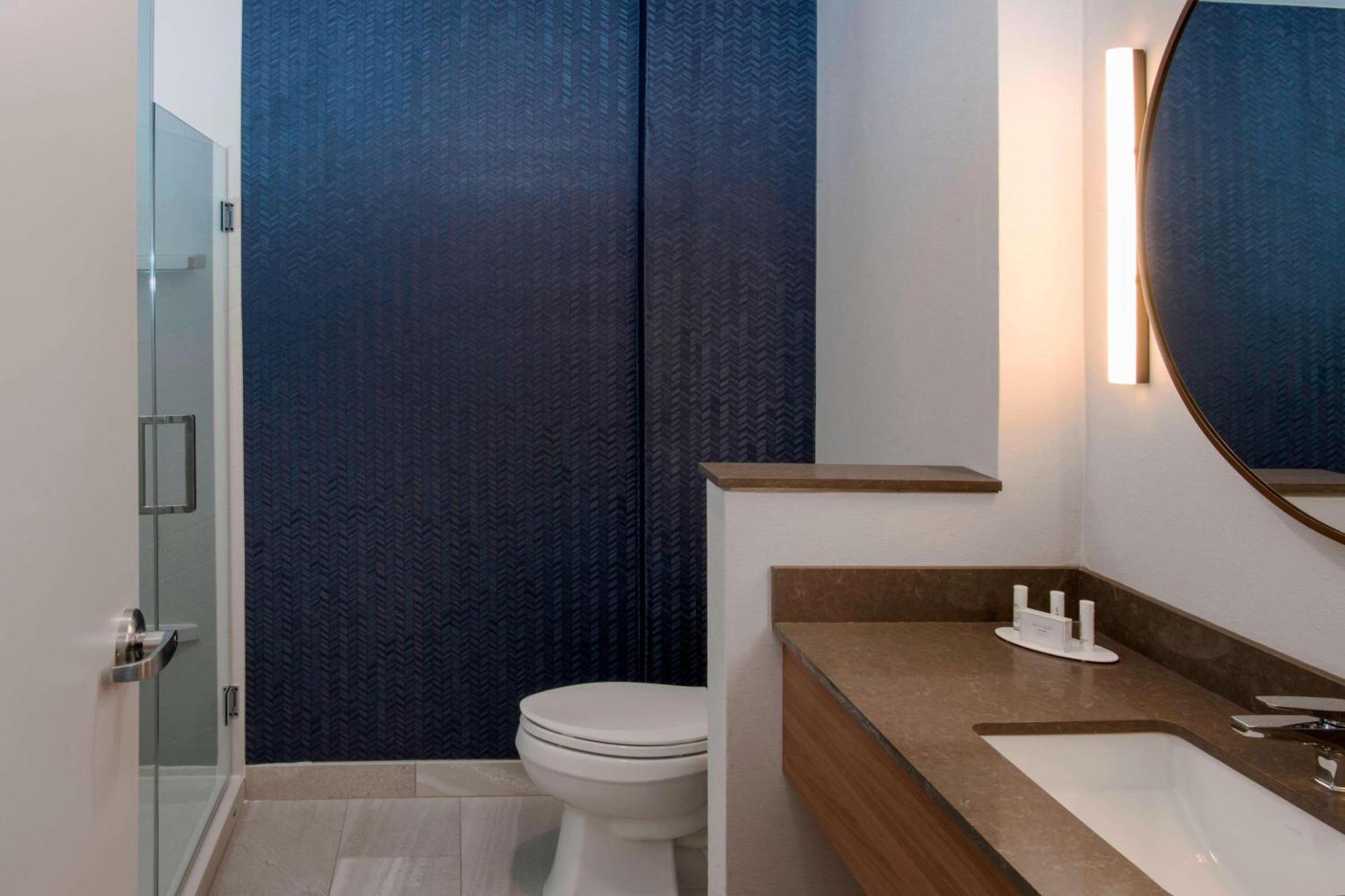 Fairfield Inn & Suites Шони Экстерьер фото